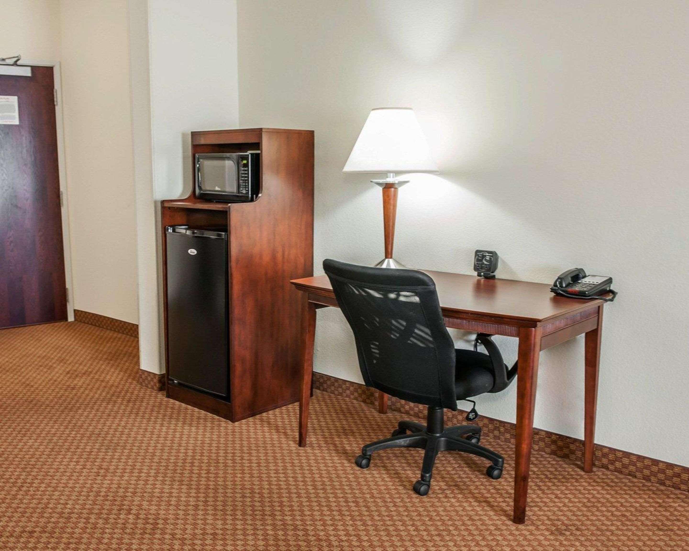 Comfort Suites Near Indianapolis Airport Exteriör bild