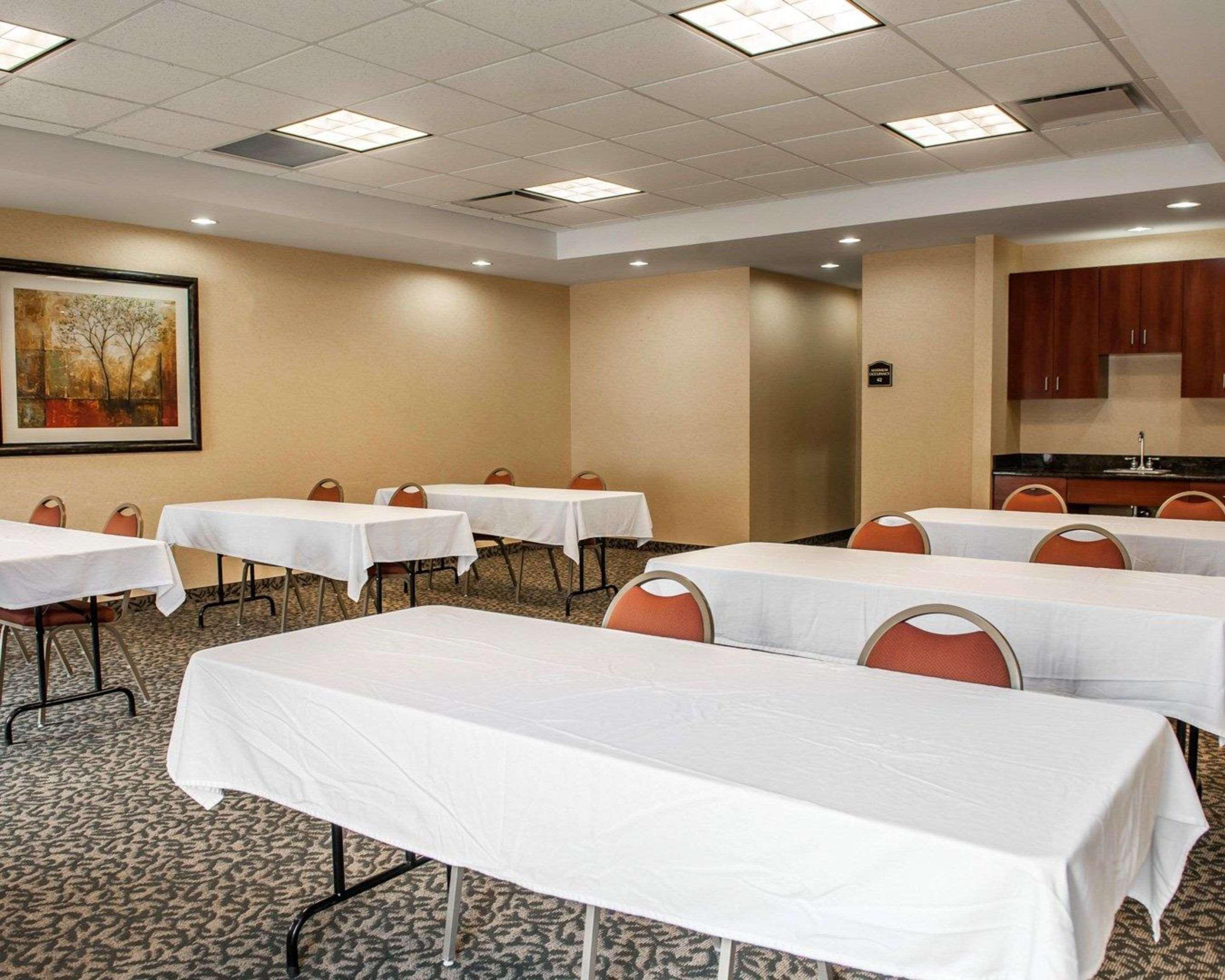 Comfort Suites Near Indianapolis Airport Exteriör bild