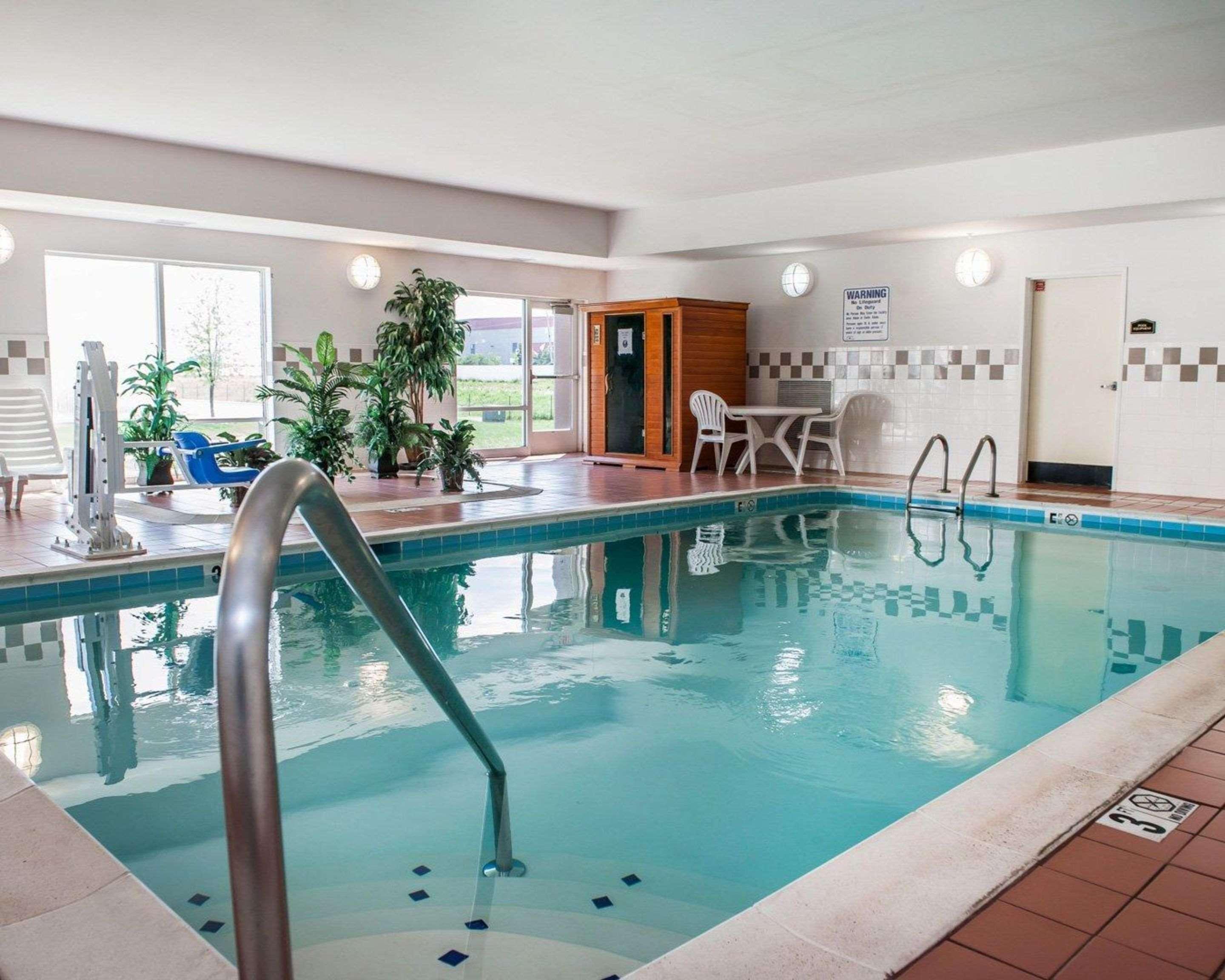 Comfort Suites Near Indianapolis Airport Exteriör bild