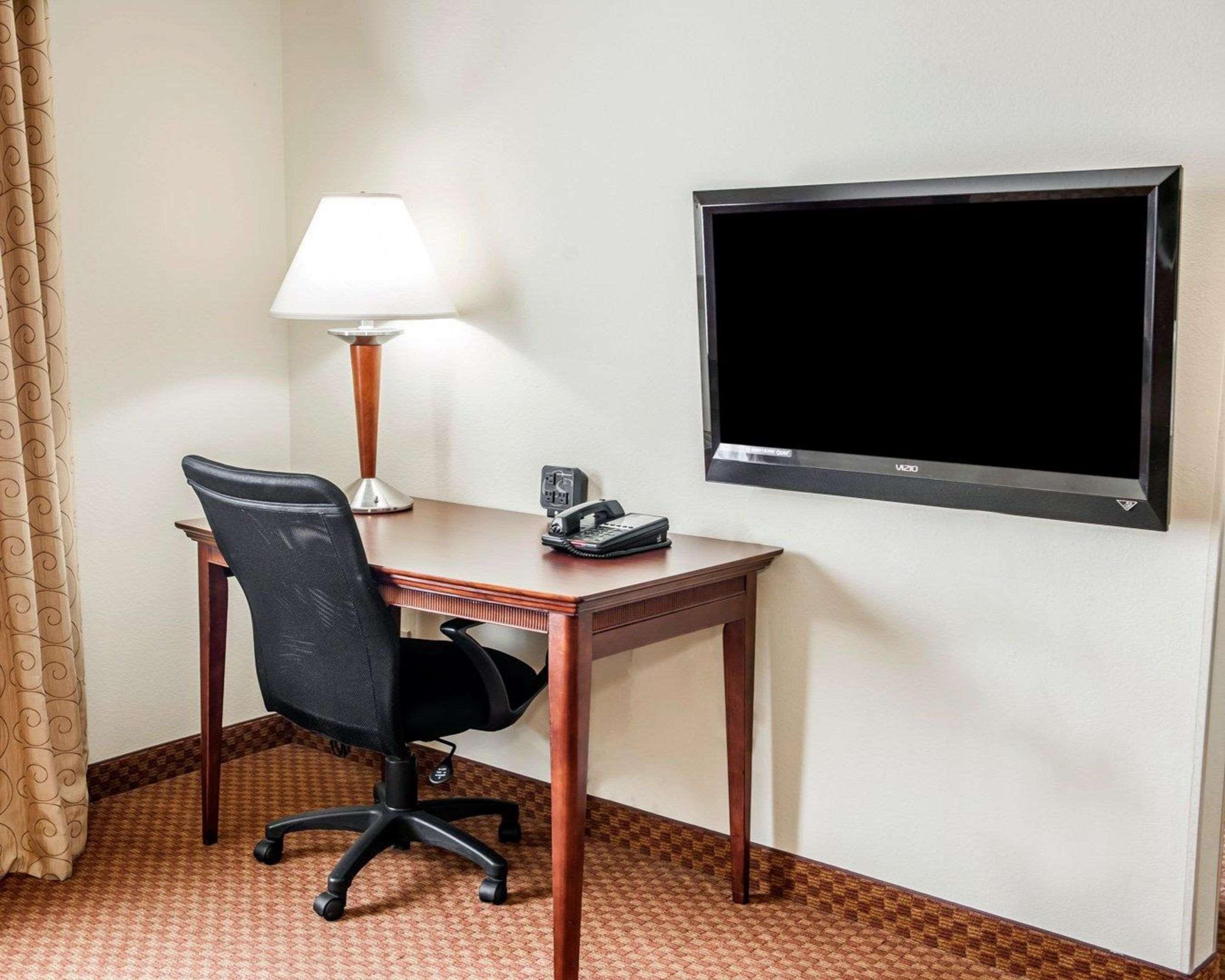 Comfort Suites Near Indianapolis Airport Exteriör bild